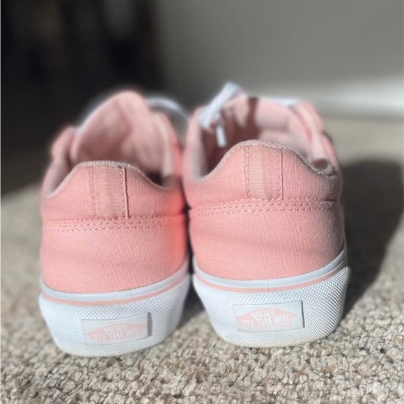 Vans - Picture 2 of 4